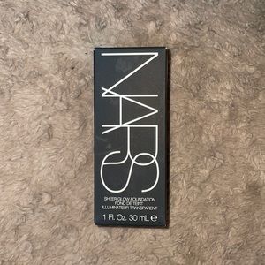 Nars Sheer Glow Foundation